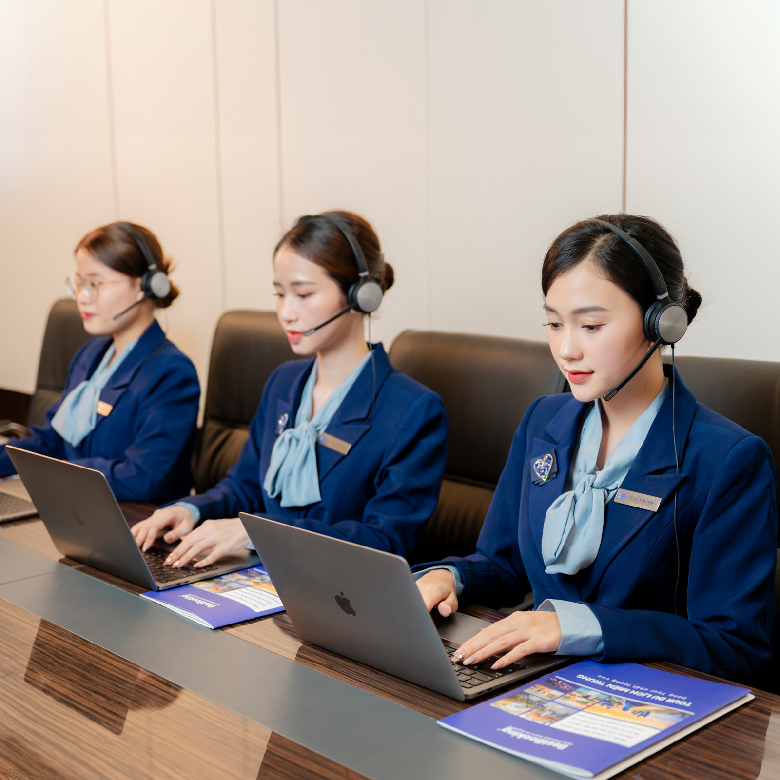 Nhân viên BestBooking
